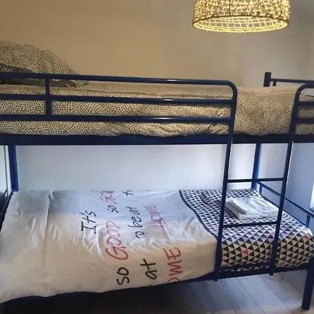 Appartement Aubenas דירה אובנה